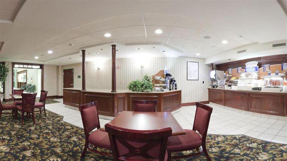 Hotel Express & By Ihg Wadsworth