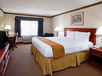 Hotel Express & By Ihg Wadsworth