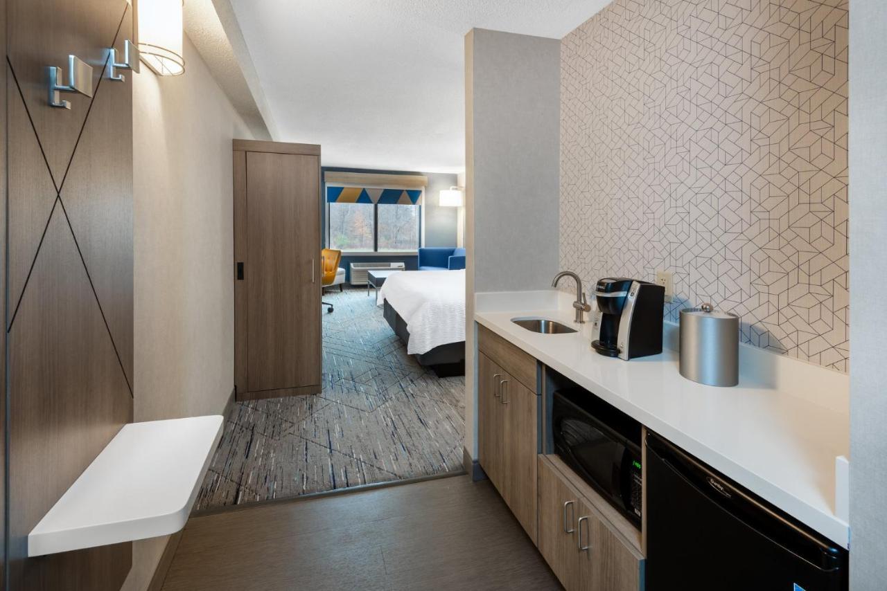 Express & By Ihg 3*