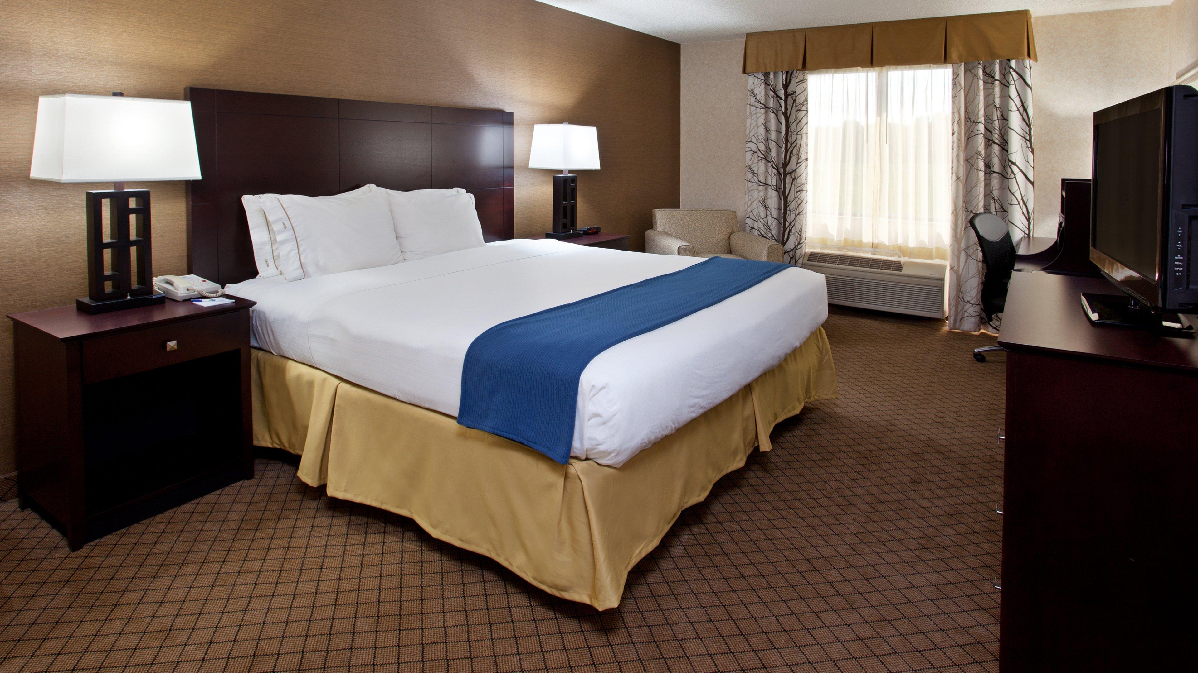 Express & By Ihg Wadsworth