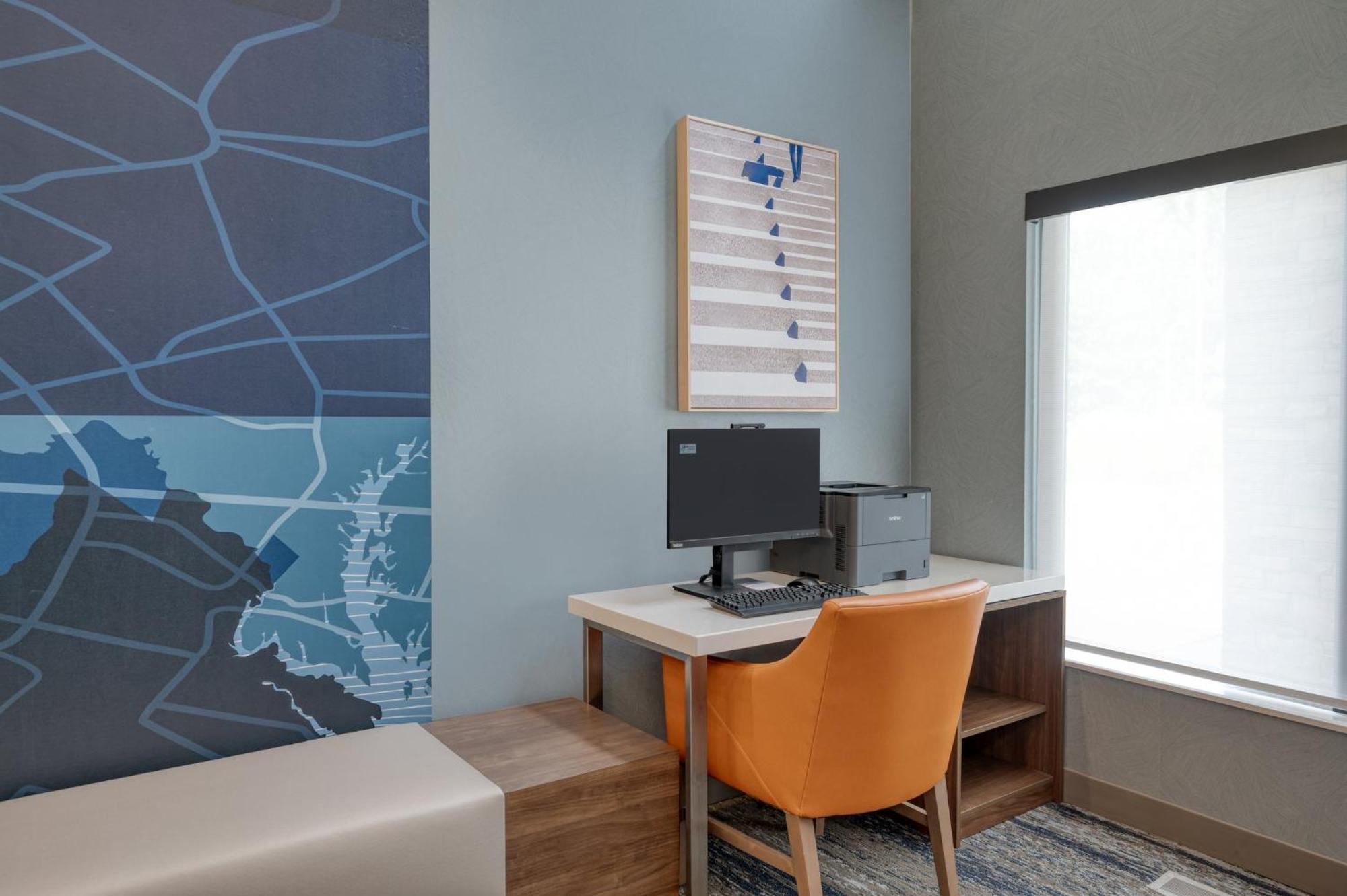 Hotel Express & By Ihg