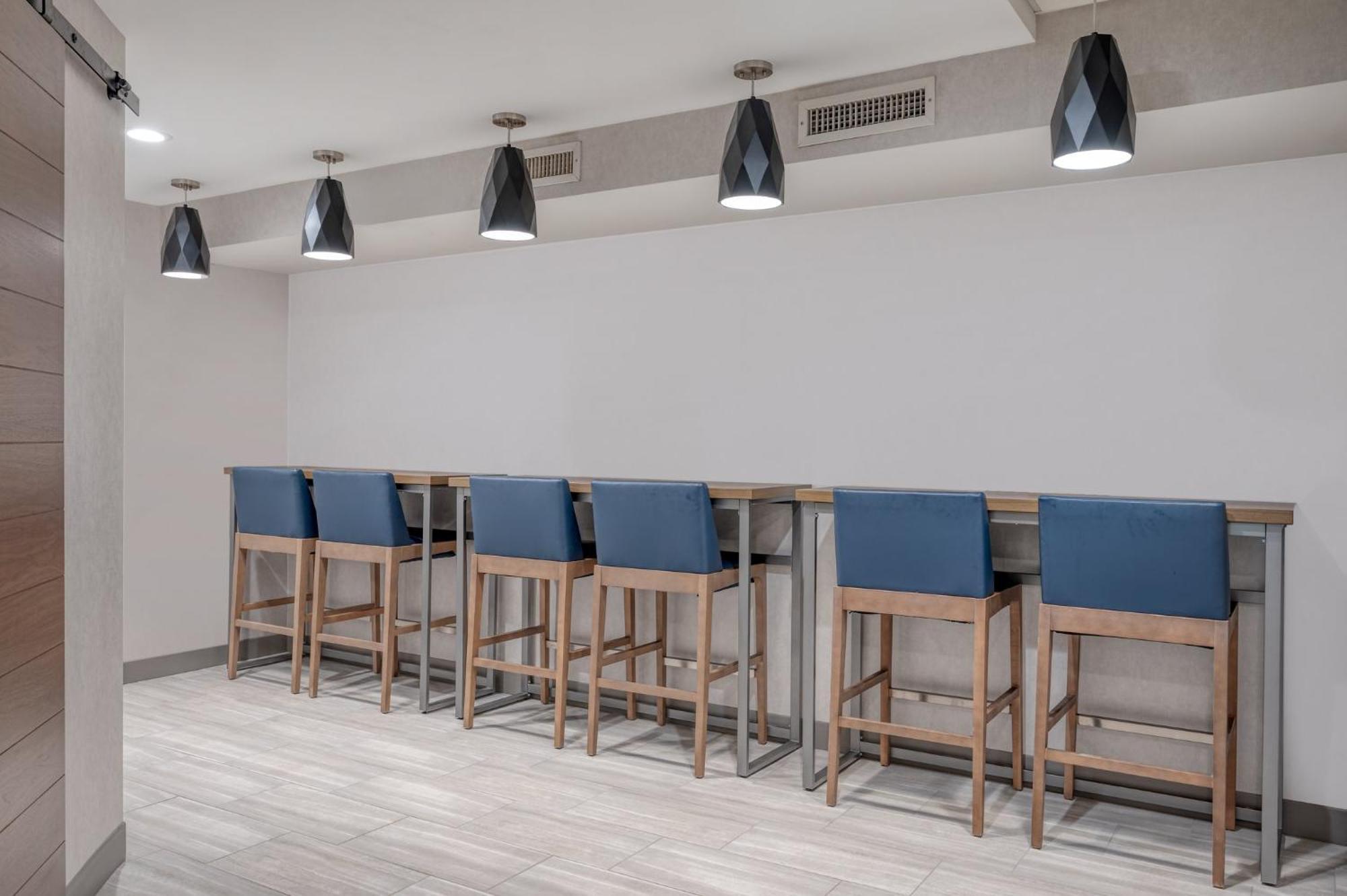 Express & By Ihg Hotel Wadsworth