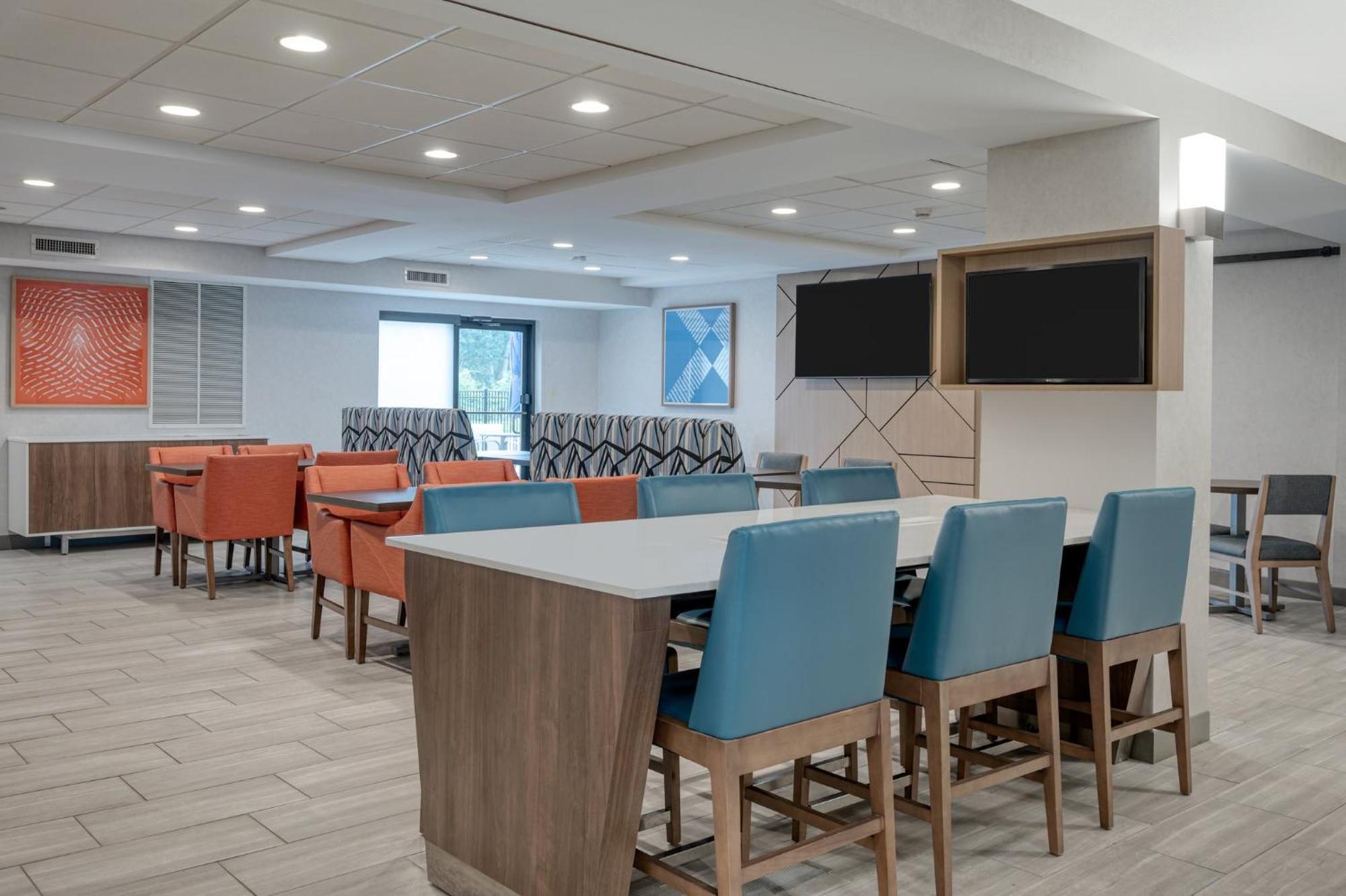 Express & By Ihg Hotel Wadsworth