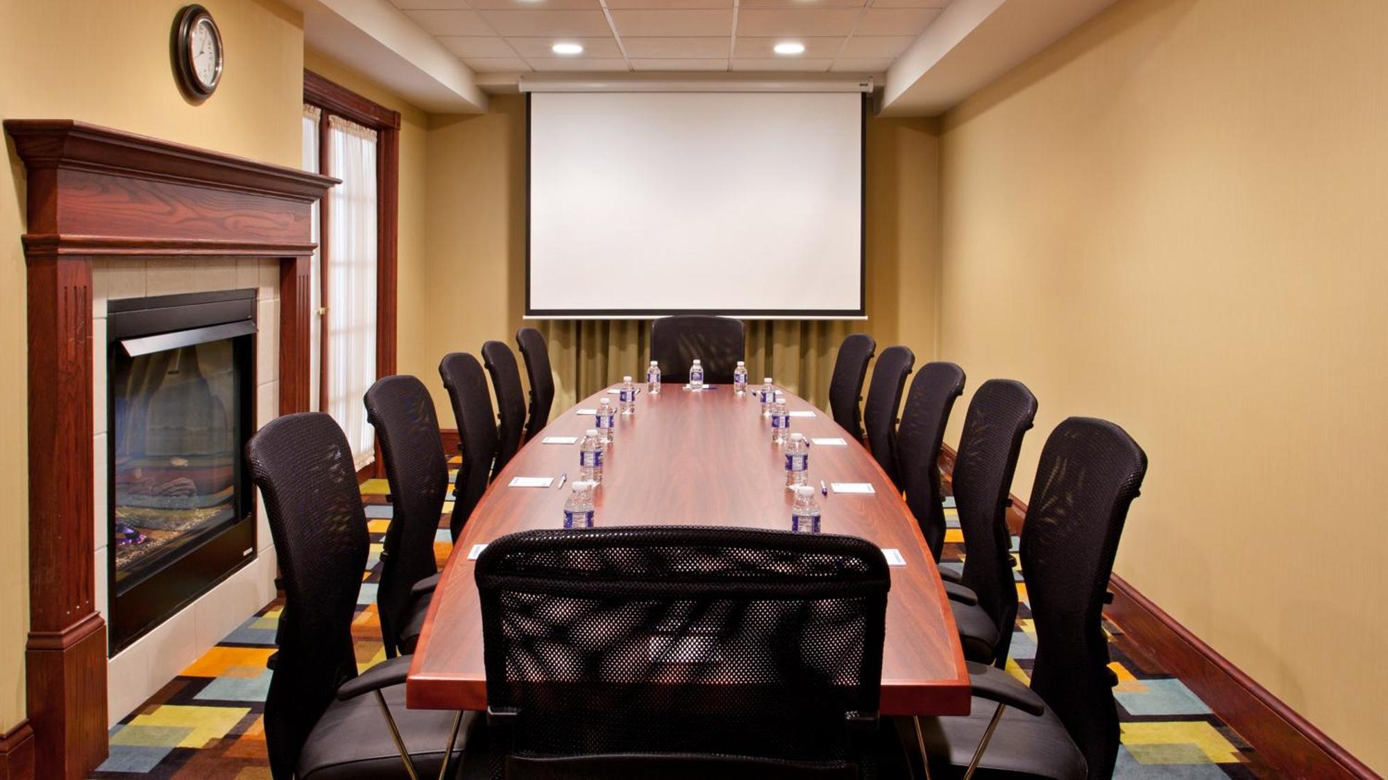 Express & By Ihg Wadsworth