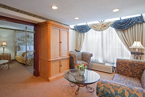 Hotel Express & By Ihg Wadsworth