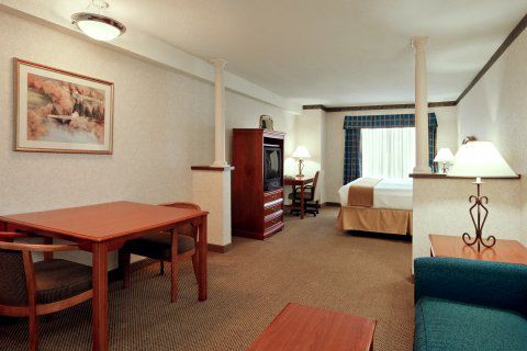 Express & By Ihg 3* Wadsworth